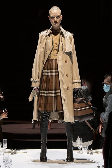 burberry fall winter 2022